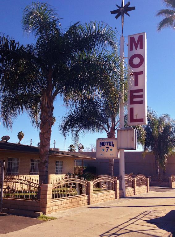 Downtown Motel 7 image 2